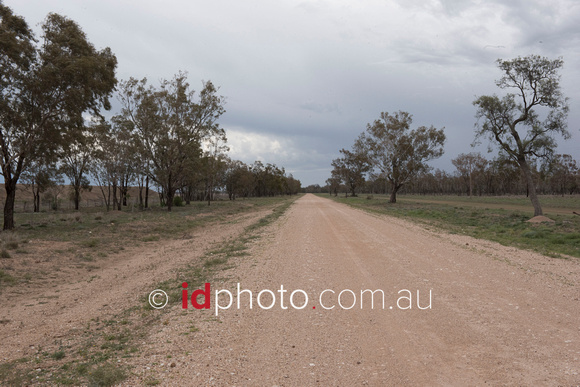 Outback road, Mungindi